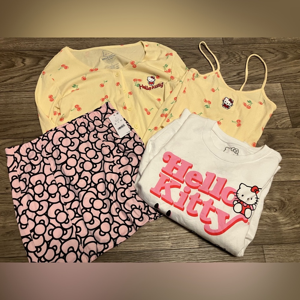 HELLO KITTY CLOTHES